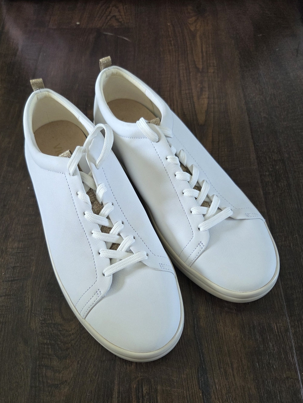 Womens Vionic Paisley active shoe Size 10 White Leather Lace Up Sneakers